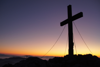 Fé e educação de crianças mostram como a família católica transmite a vida em Cristo, em reflexão de Jose Eduardo De Oliveira e Silva.