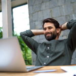 Higiene do movimento para quem trabalha sentado: três rotinas simples que aliviam dores e melhoram a postura no dia a dia com Gustavo Luíz Guilherme Pinto.