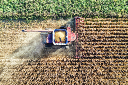 Alfredo Moreira Filho analisa como a gestão de riscos no agronegócio orienta decisões sob incerteza com mais previsibilidade e proteção ao capital.