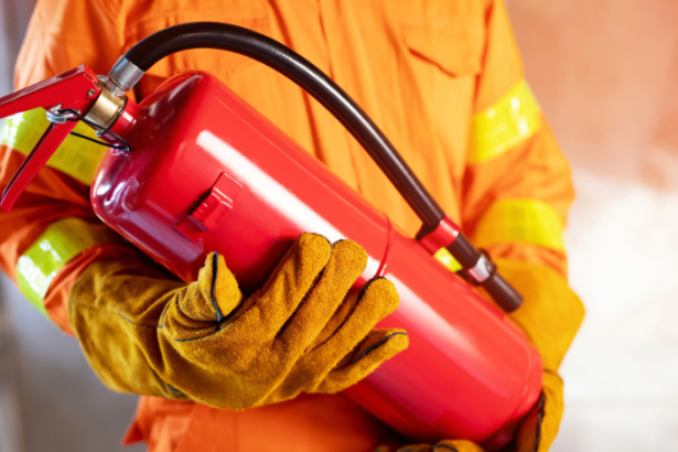 Incêndio em rede elétrica subterrânea em Maringá expõe fragilidades urbanas e levanta debate sobre infraestrutura