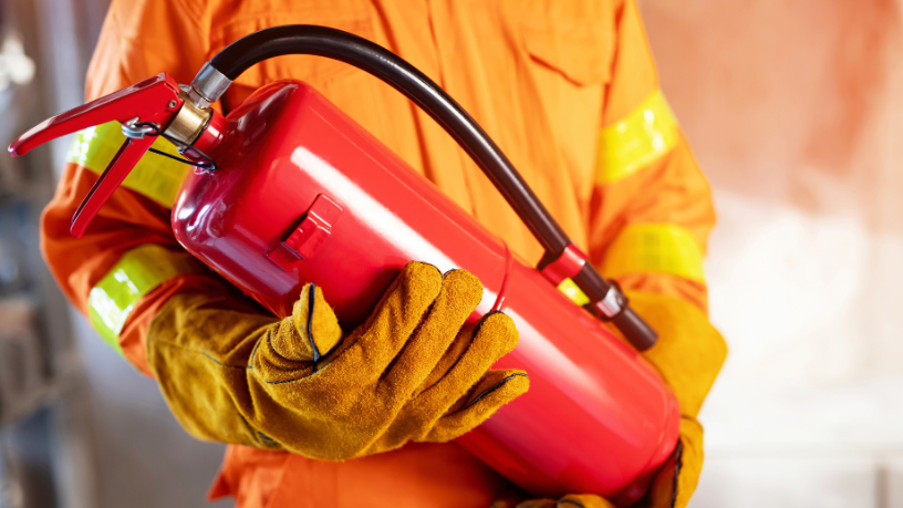 Incêndio em rede elétrica subterrânea em Maringá expõe fragilidades urbanas e levanta debate sobre infraestrutura