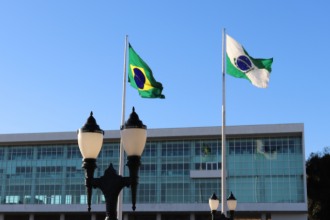 Reajuste dos servidores em Maringá e o novo piso salarial em 2026: impactos, desafios e perspectivas